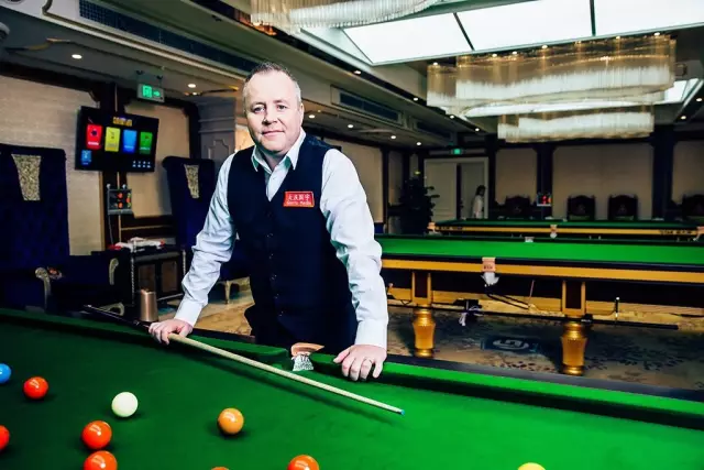 够在一支球 够在一支球