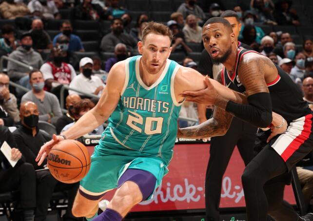 顿具有多重 顿具有多重